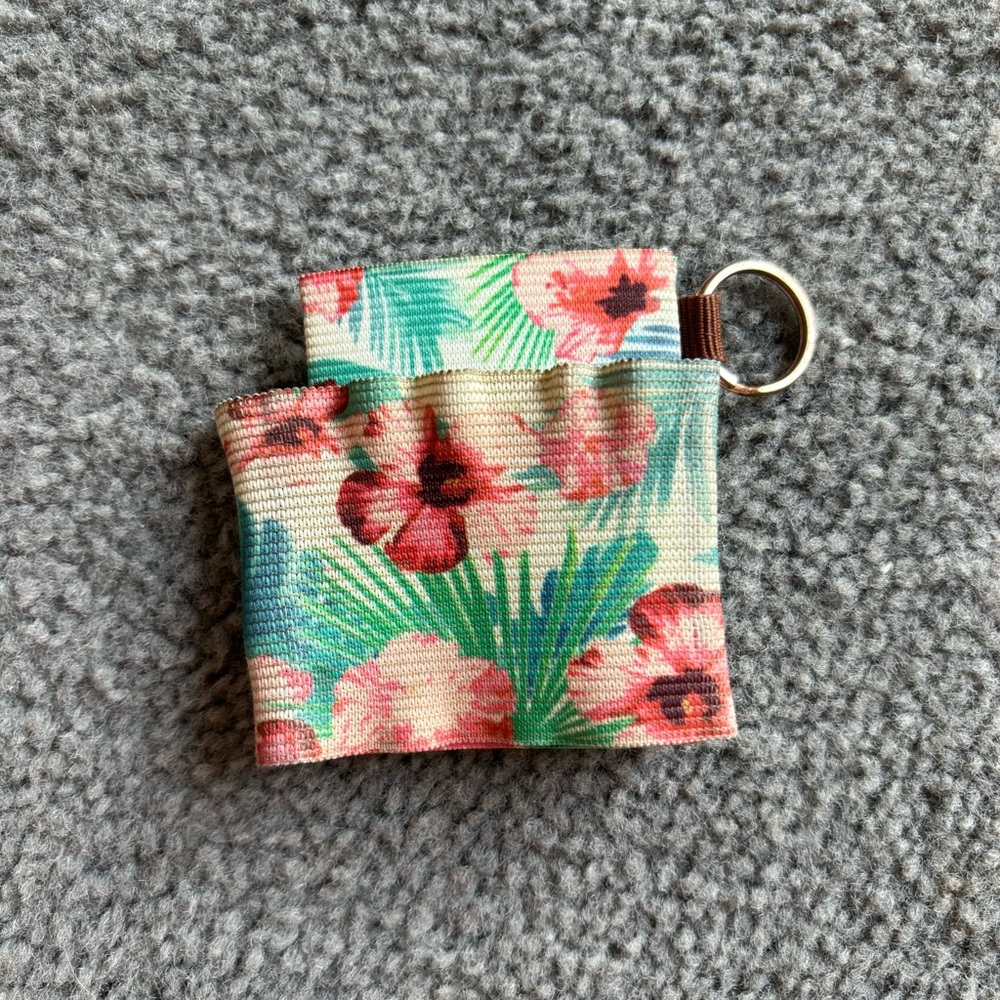 Thread Wallets - Chic Hawaiian Card Holder View 3